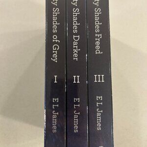 FIFTY SHADES OF GREY 3 BOOK COLLECTION